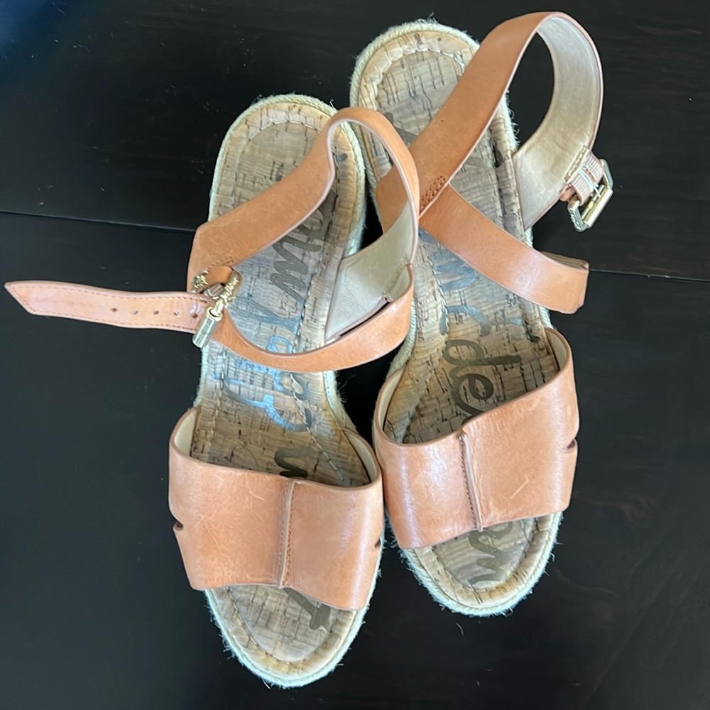 Leather platform sandals